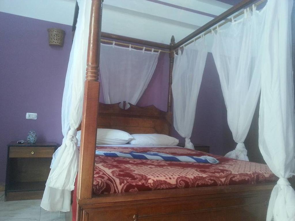 Hotel Cleopatra 2*